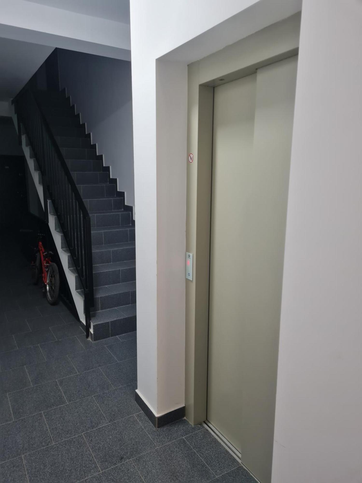 Deluxe 2 Bedroom Apartment With Balcony And Private Parking Bragadiru Kültér fotó